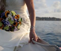 Il bouquet di Susan, pensato con coloratissimi fiori di stagione - Calabria Wedding