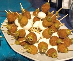 Finger food: minifelafel con mozzarelline e olive - I Tal Buffet di Marco Farè