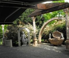 Buffet di nozze sotto il portico