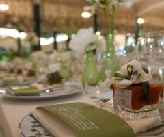 Mise en place verde per il matrimonio