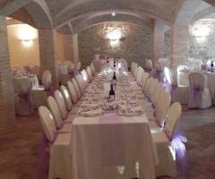 Tavolata in bianco e lilla