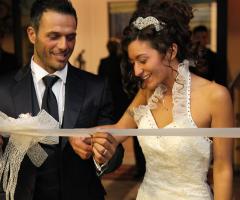 Taglio del nastro sposi