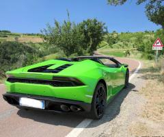 Tuscany Luxury Car Hire - Lamborghini Huracan Spyder