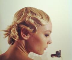 Acconciatura anni '30 per la sposa