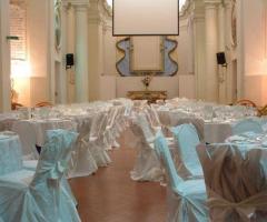 Il salone interno messo a diposizione per il vostro banchetto di nozze