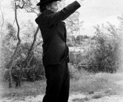 Foto in stile reportage dello sposo