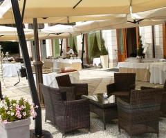 Salottino per gli antipasti in giardino