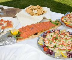 Antipasti di pesce per il ricevimento di matrimonio