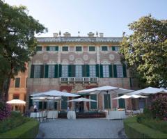 Allestimento banchetto per cerimonia