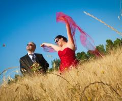 Sposi nel grano dorato - Photo Kami
