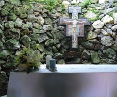 Altare della cappella priva dell avilla