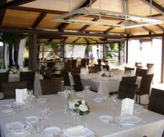 Ristorante per il matrimonio in giardino