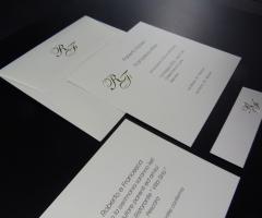 Art. 1084

Carta e busta: Liscia crema

A richiesta iniziali a caldo.