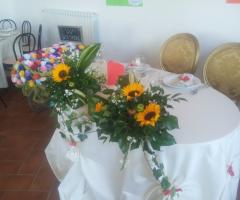 Borgo La Fratta - Addobbo floreale al tavolo degli sposi