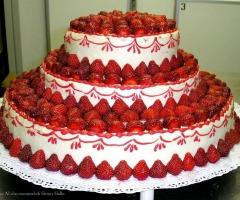 Torta nuziale con fragoline