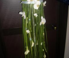 Particolare bouquet a cascata per la sposa