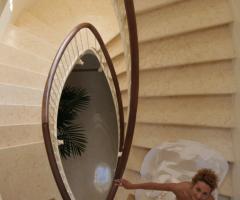 Sposa sulla scalinata