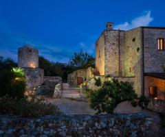 Masseria Montepaolo - La masseria di sera