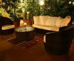 Divano esterno dell'Hotel