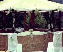 Cerimonia di nozze all'aperto