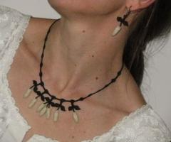 parure in filo di seta lavorato ad ago MAISON CAPRICE