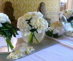 Bowls con fiori bianchi