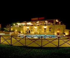 La tenuta del Perugino di notte