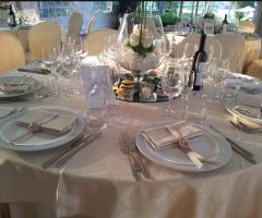 allestimento tavoli