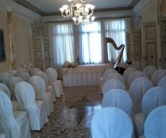 arpa e violino per questo rito civile con cerimonia della luce