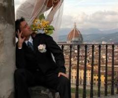 Sposi in terrazza a Firenze by Francesco Lipartiti