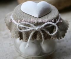 Tiziana Raciti - Sostituzione del sacchettino con un barattolo