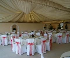 Organizzazione del matrimonio sotto un gazebo