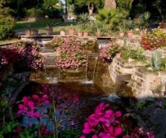 Particolare del giardino della location di nozze 