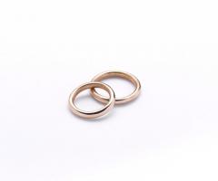 Tutto tondo.
Fede in oro 750/00
Design pieno.
Galleria Rossini.