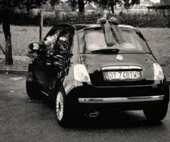 Addobbi e allestimento dell'auto per gli sposi