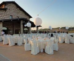 Ricevimento di matrimonio in giardino