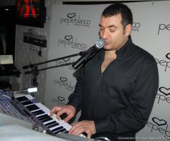 Simone Marra: Sax, Piano, Voce e Animazione