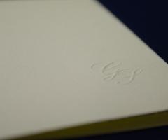 Tipografia Vittoria - Iniziali stampate in rilievo a secco