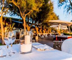 Hotel Villaggio Torre San Vito - Terrazza del ristorante fronte mare