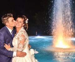 Istanti Fotografia - Un bacio alla sposa
