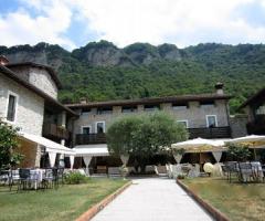 Villa Casa Forte di Bisone - Ricevimento di matrimonio nel parco della villa