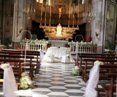 Allestimento floreale della chiesa - La Mimosa Creazioni a Genova