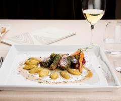 Portata del banchetto di nozze