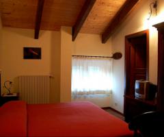 Camera da letto per prima notte di nozze presso l'agriturismo Ai Vecchi Crateri