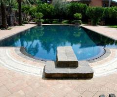 piscina in pietra lavica