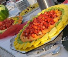 Tavolo della frutta al banchetto nuziale
