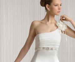 Vestito da sposa monospalla