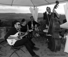 Miss Barbaraz: quartetto per intrattenimento di matrimonio a Firenze con repertorio vintage anni '50 - '60