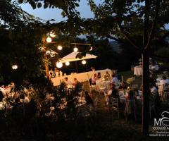 Ricevimento serale all'aperto realizzato da 1000e20 wedding planner