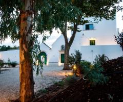 Masseria San Michele - vista frontale di sera